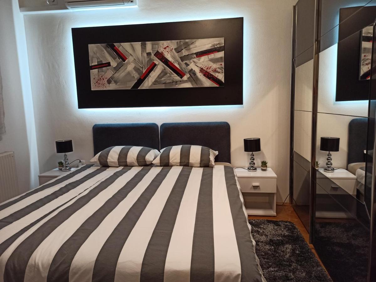 Apartman Aurelius - Private Parking Osijek Bagian luar foto
