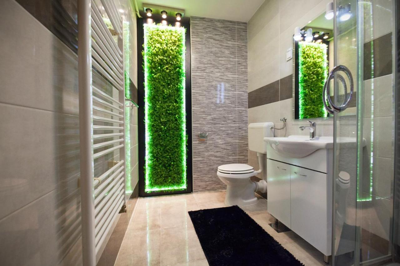 Apartman Aurelius - Private Parking Osijek Bagian luar foto