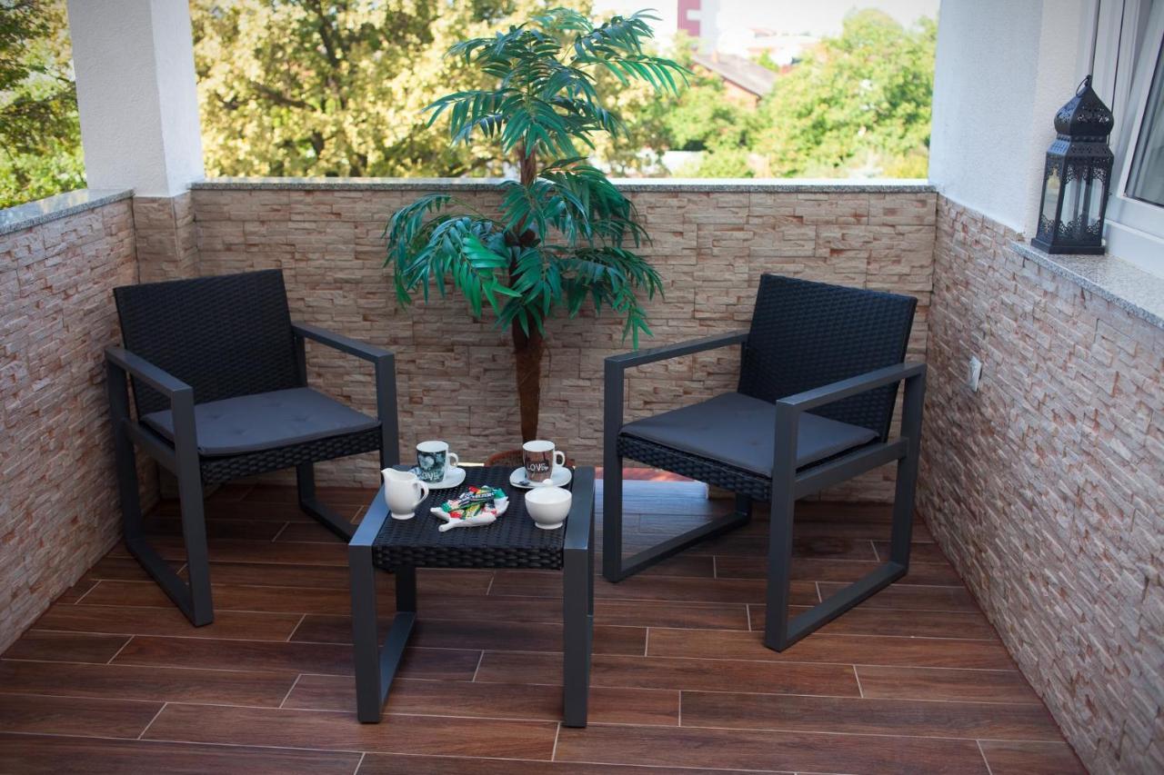 Apartman Aurelius - Private Parking Osijek Bagian luar foto